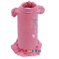 Robe rouge avec papillon